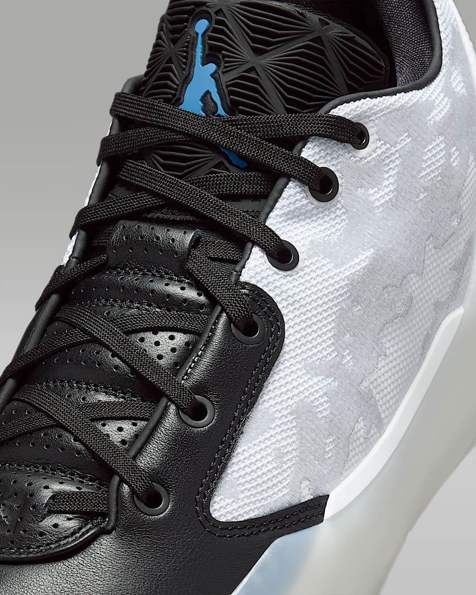 Air Jordan XXXIX Croix Basketball Shoes. Nike
